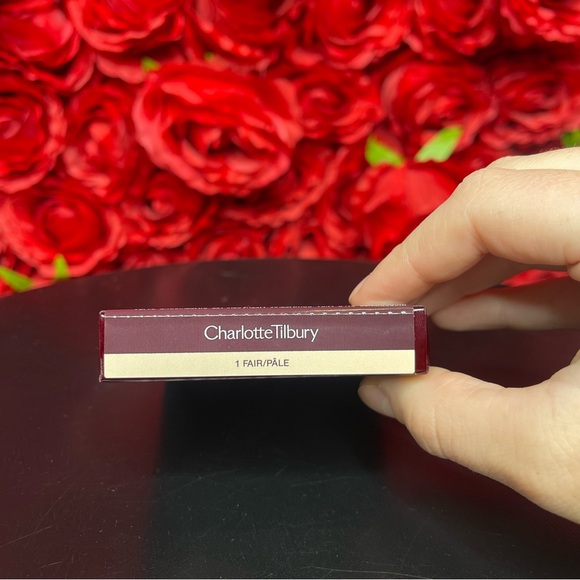 Charlotte Tilbury Setting Powder - Gold Compact CASE ONLY - Picture 2 of 5